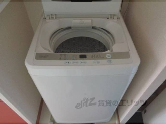 洗濯機置場　洗濯機