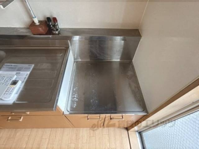 キッチン　コンロ置き場