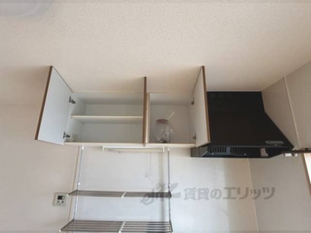 キッチン　上部収納