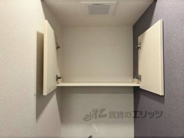 トイレ　上部収納
