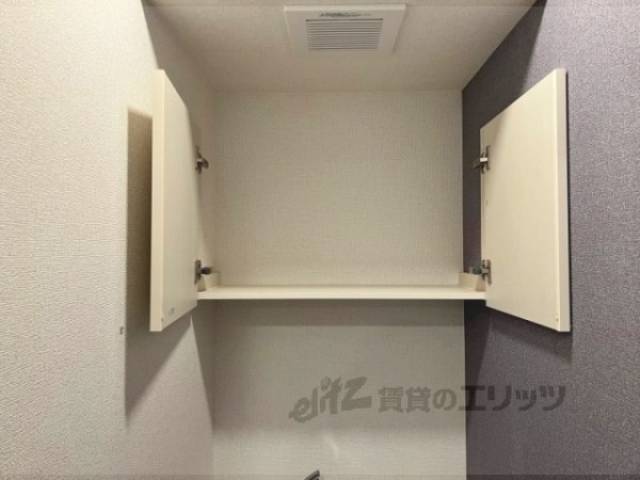 トイレ　上部収納