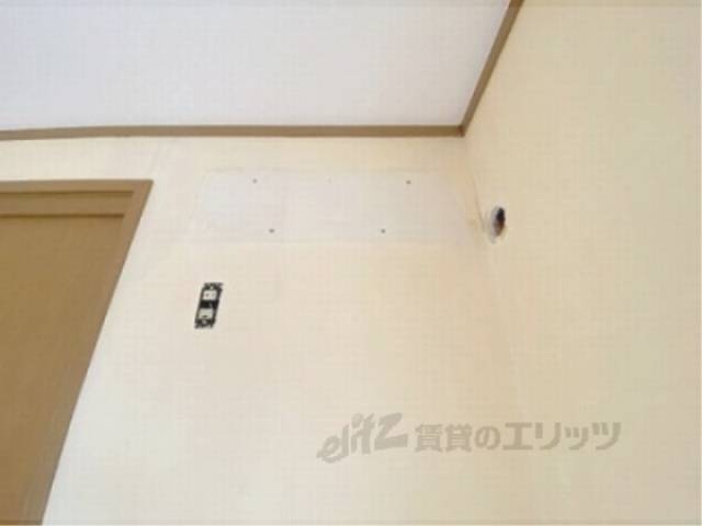 洋室　エアコン設置箇所