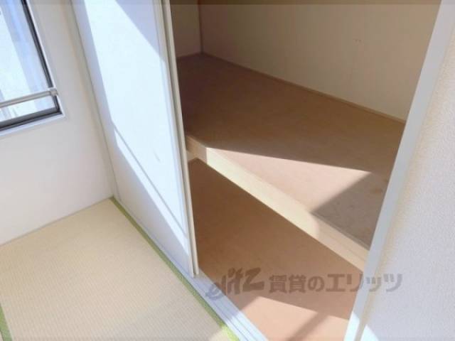収納　押入