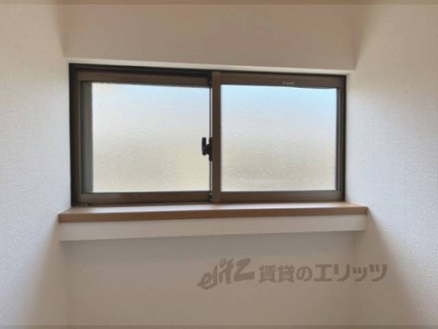 トイレ　窓