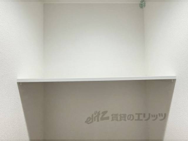 トイレ　上収納