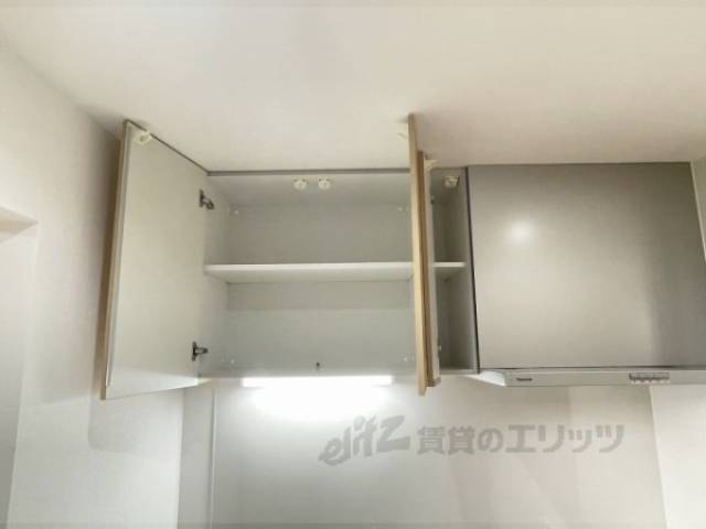 キッチン　上収納