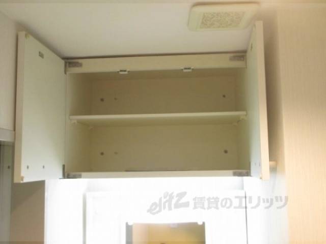 洗面所　洗面台上収納