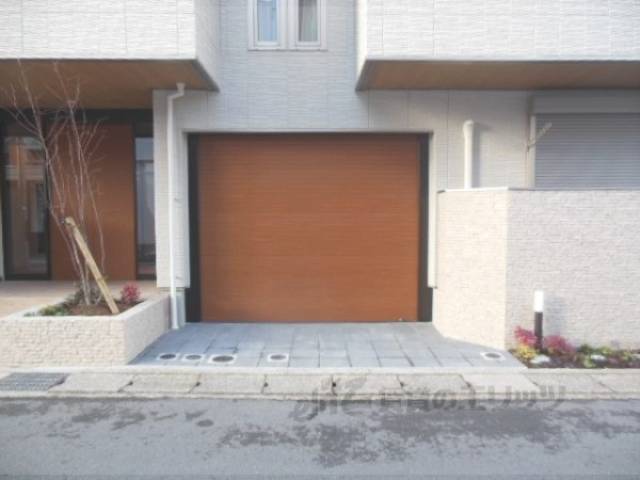 ガレージ外側