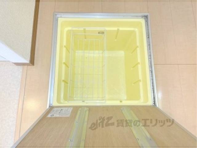 キッチン　床下収納