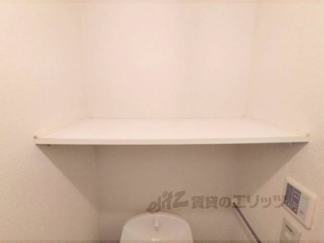 トイレ　棚
