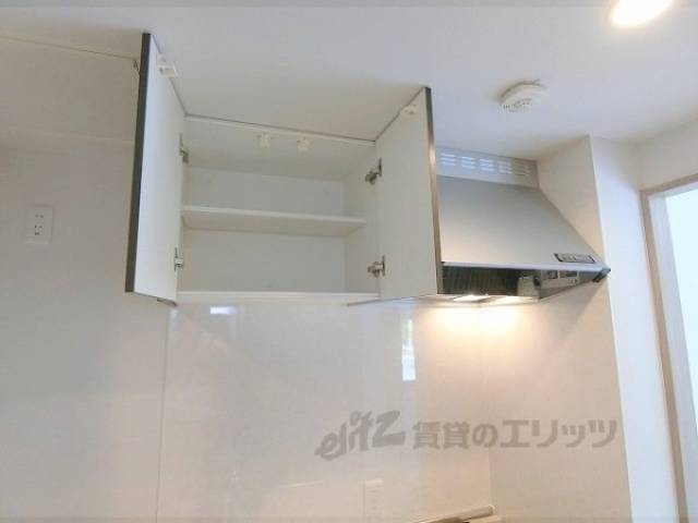 キッチン　キッチン上部収納