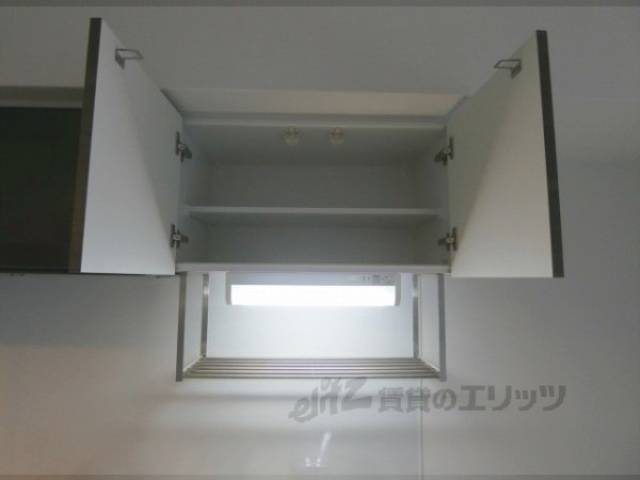 キッチン　上部収納