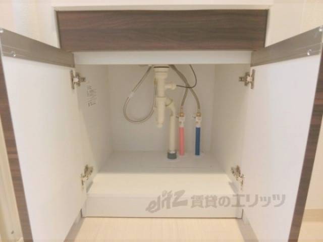 洗面所　下部収納
