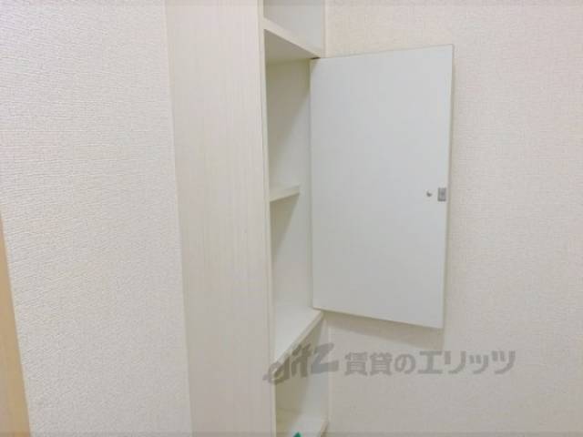 トイレ　棚