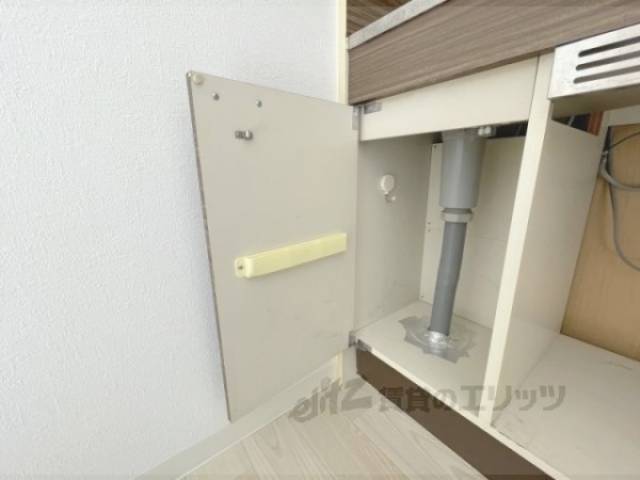 キッチン　シンク下収納