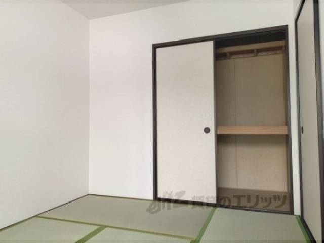 収納　押入