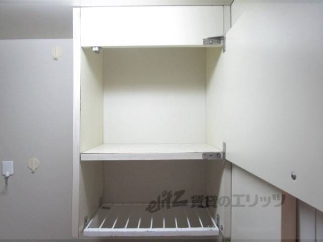 キッチン　上部収納