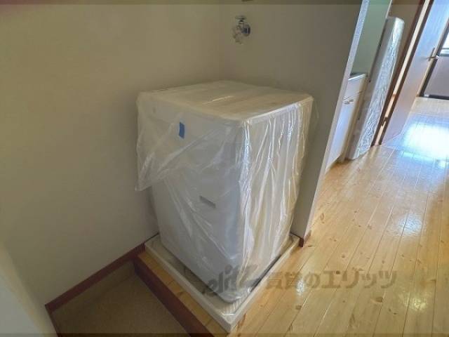 洗濯機置場　備え付け洗濯機
