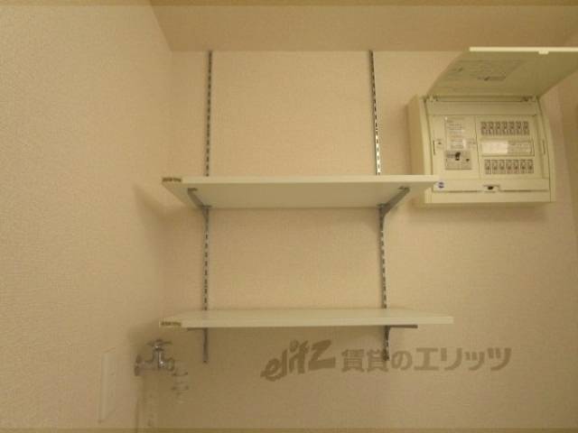 洗濯機置場　上部収納