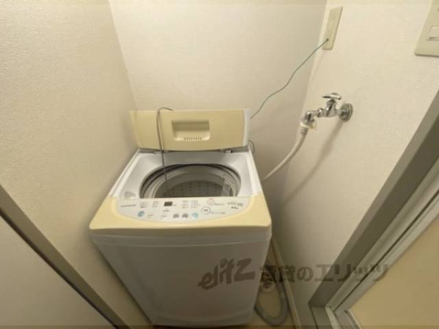 洗濯機置場　洗濯機