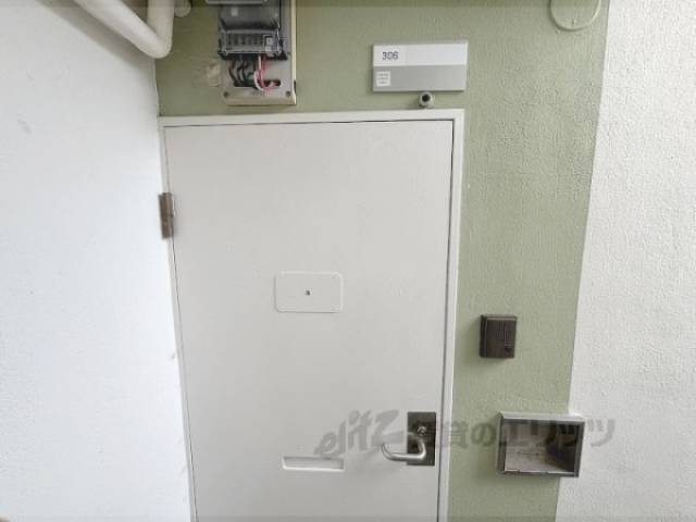 玄関　インターフォン