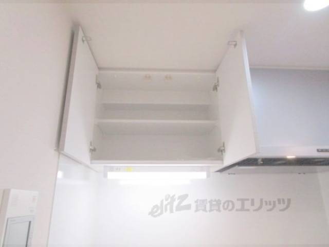 キッチン　キッチン上部収納