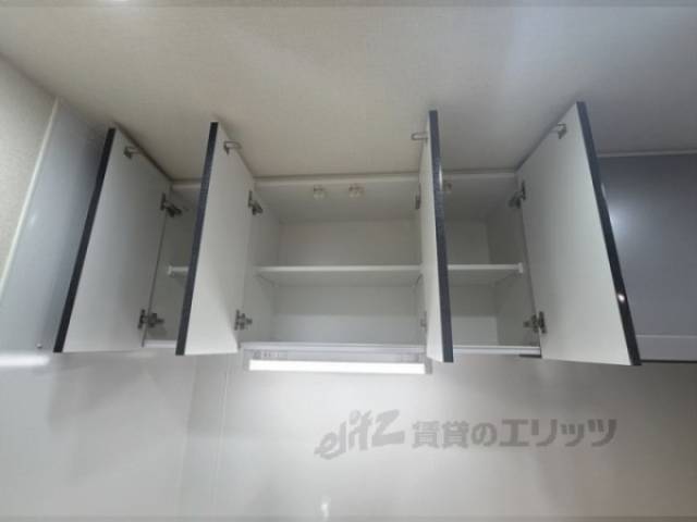 キッチン　キッチン上部収納