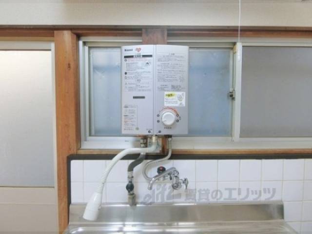 キッチン　給湯器