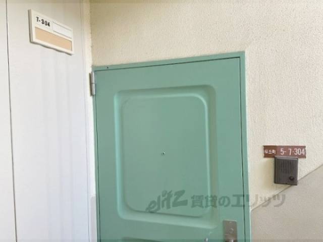 玄関　インターホン