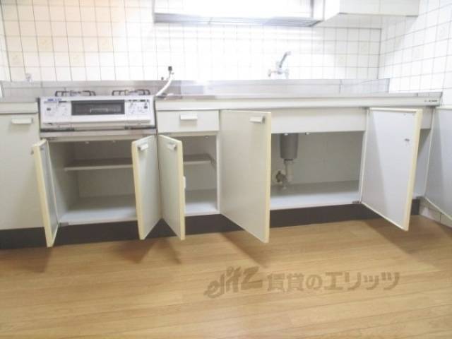 キッチン　収納