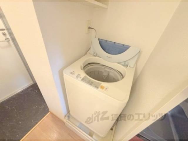 洗濯機置場　洗濯機