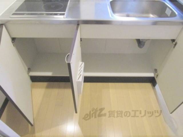 キッチン　下部収納
