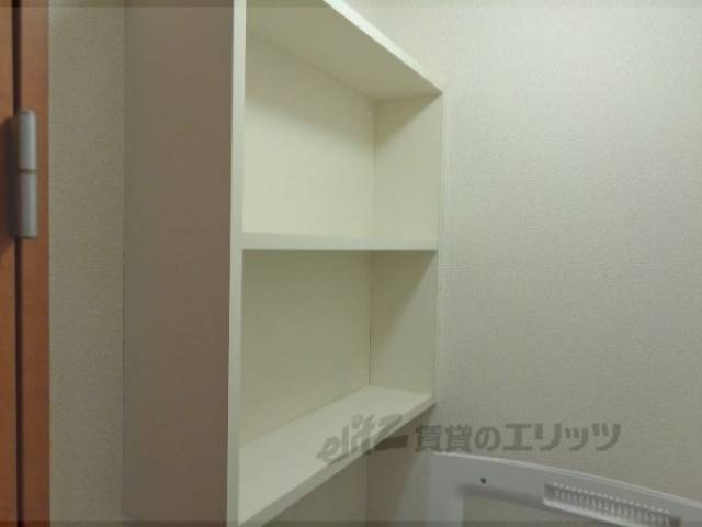 冷蔵庫置場　収納