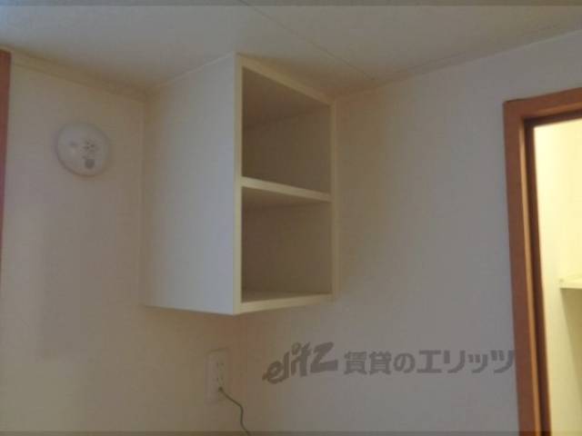 冷蔵庫置場　収納