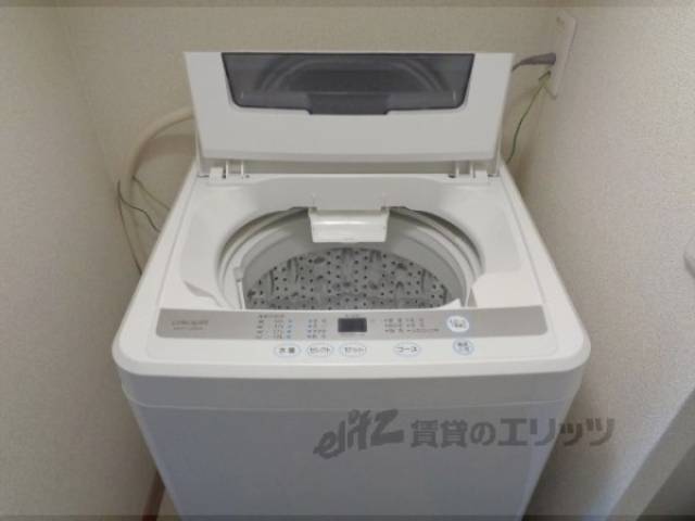 洗濯機置場　洗濯機