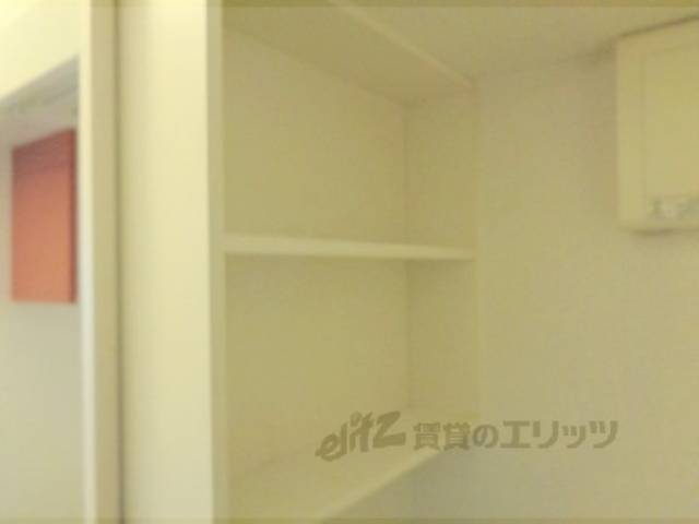 洗濯機置場　収納