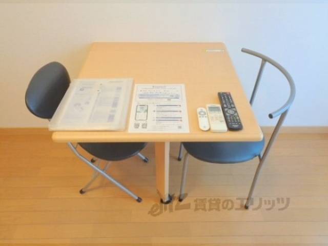 洋室　机・いす