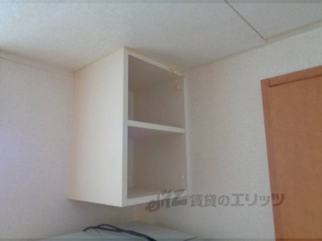 冷蔵庫置場　収納