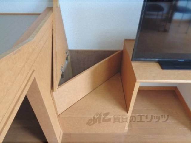 階段収納