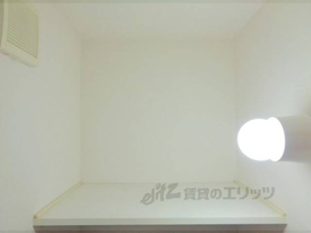 収納　トイレ上