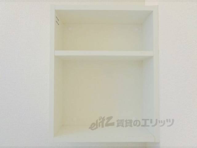 収納　洗濯機上