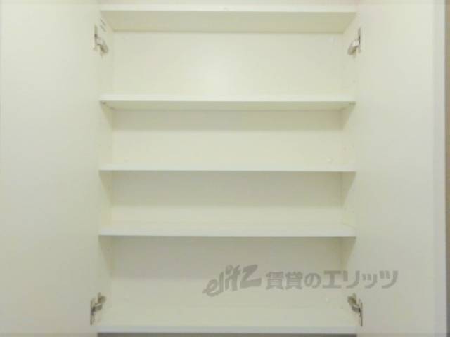 収納　トイレ上