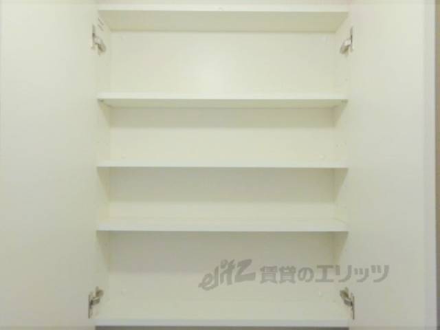 収納　トイレ上