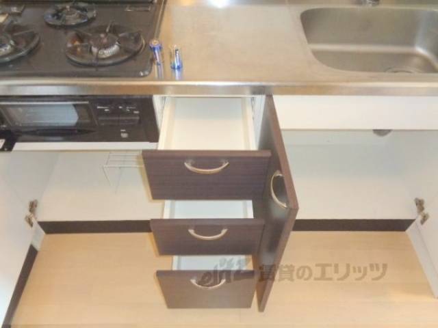 キッチン　収納