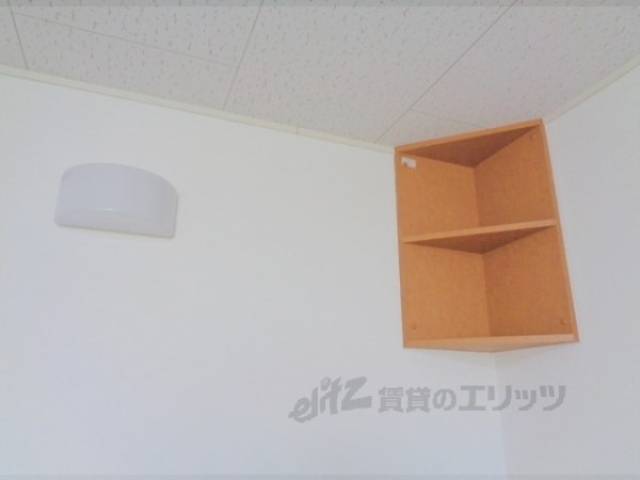 洋室　収納・照明