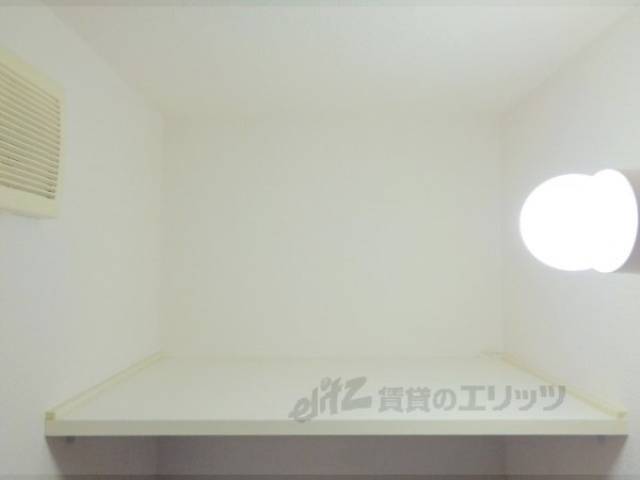収納　トイレ上