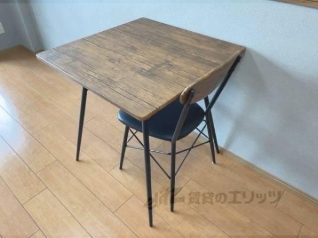 テーブル　備品