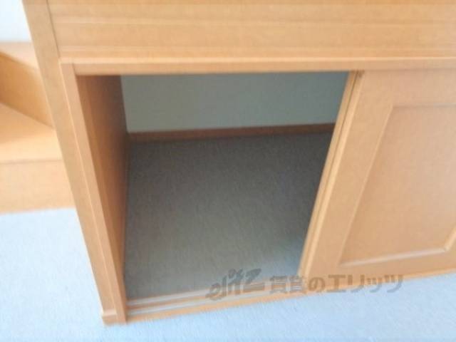 ベッド下収納
