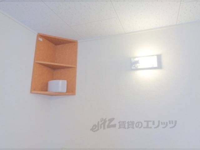 洋室　照明・収納