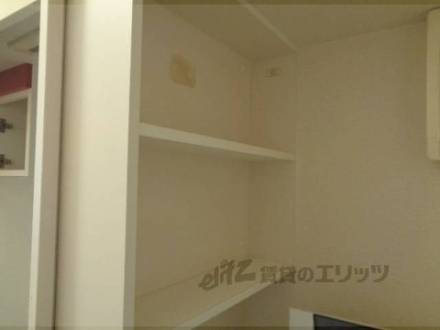 洗濯機置場　収納